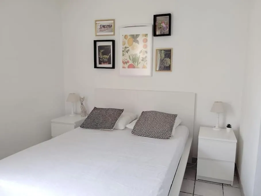 T2 Economique Et Fonctionnel Avignon Intramuros Parking Prive Apartment